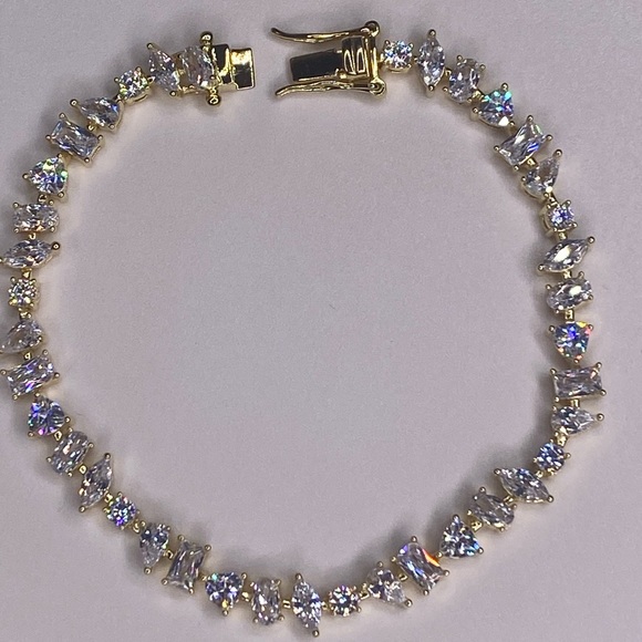 BEAUTIFUL MULTI CUT SIMULATED DIAMONDS ON 925 ITALIAN STERLING SILVER & 14KP - Picture 1 of 4